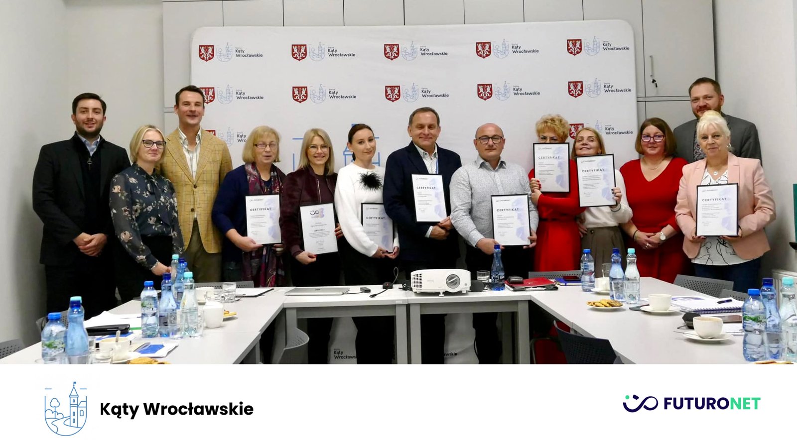 Jakub Płodzich, prezes Futuronetu na spotkaniu z dyrektorami szkół w Kątach Wrocławskich